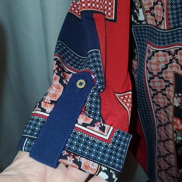 Peter Nygard patterned top - Picture 2 of 5